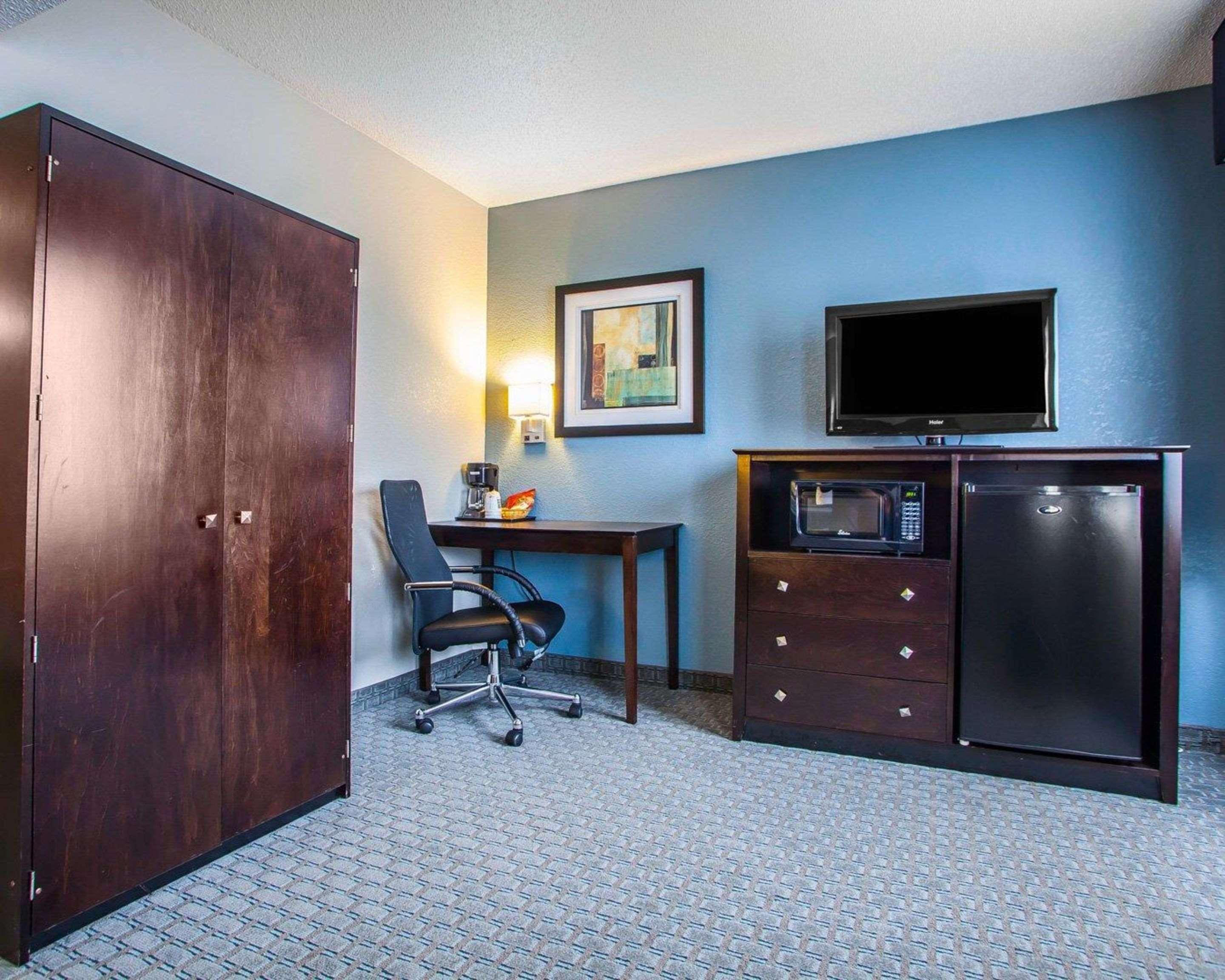 Quality Inn & Suites Ankeny-Des Moines エクステリア 写真