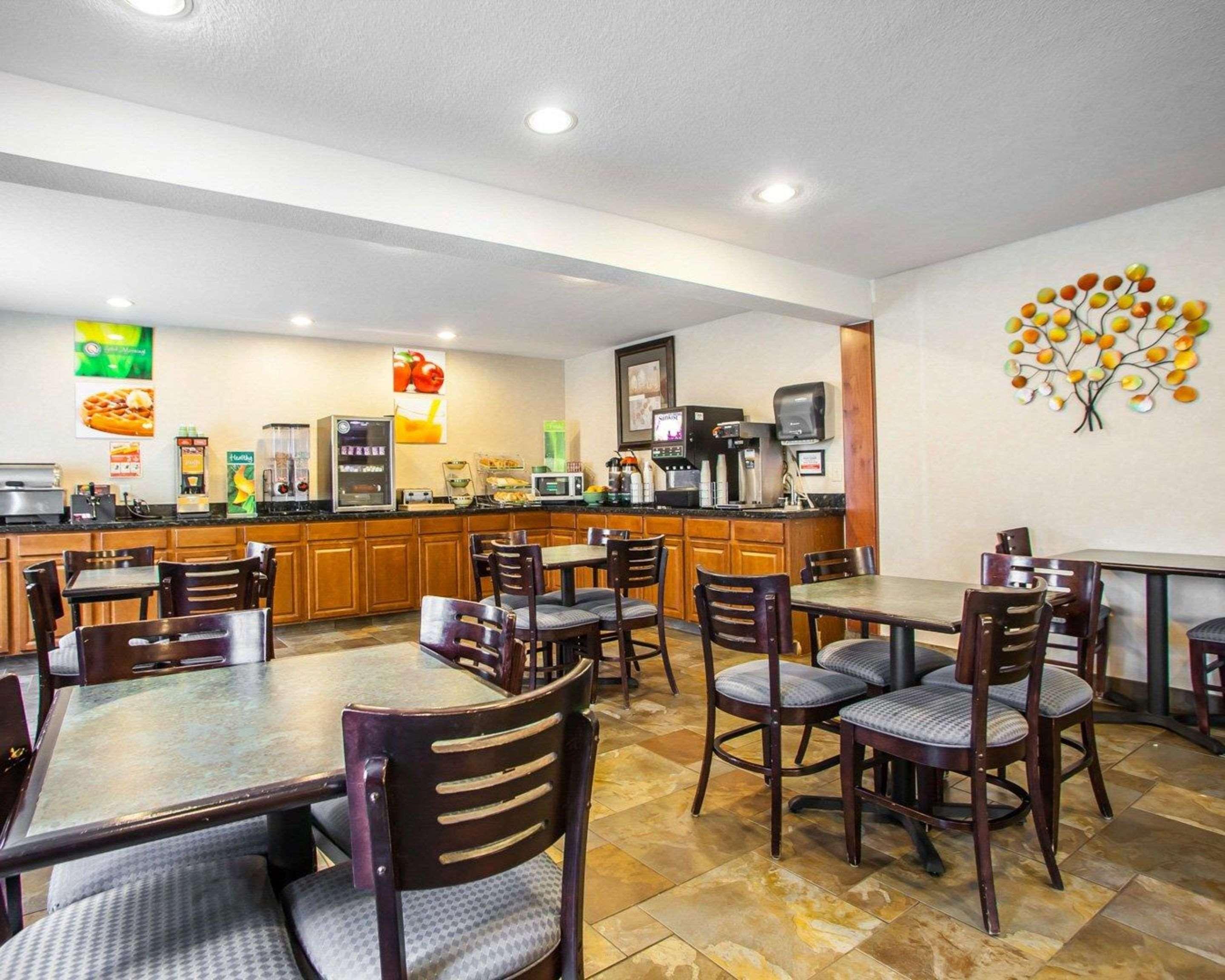 Quality Inn & Suites Ankeny-Des Moines エクステリア 写真