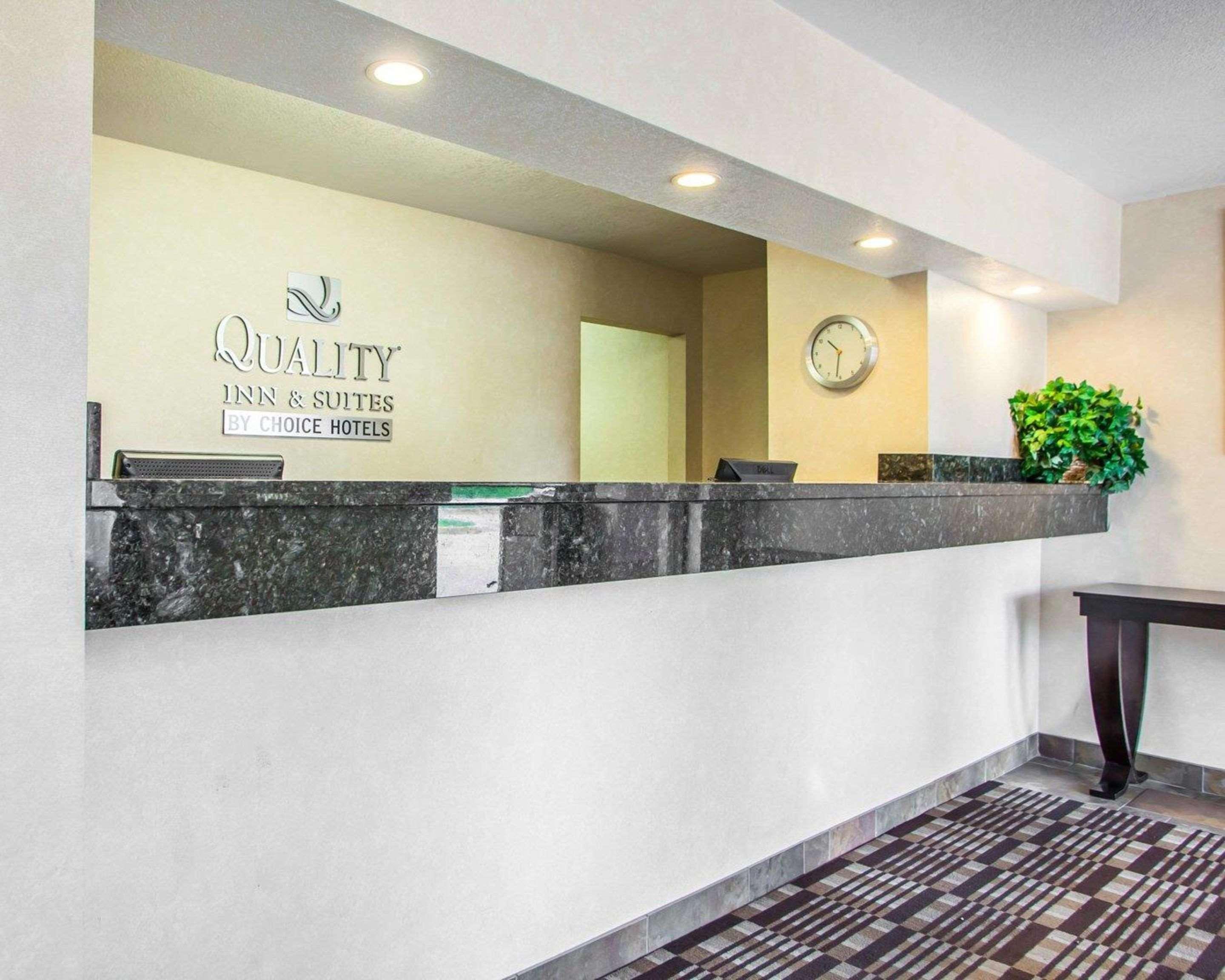 Quality Inn & Suites Ankeny-Des Moines エクステリア 写真