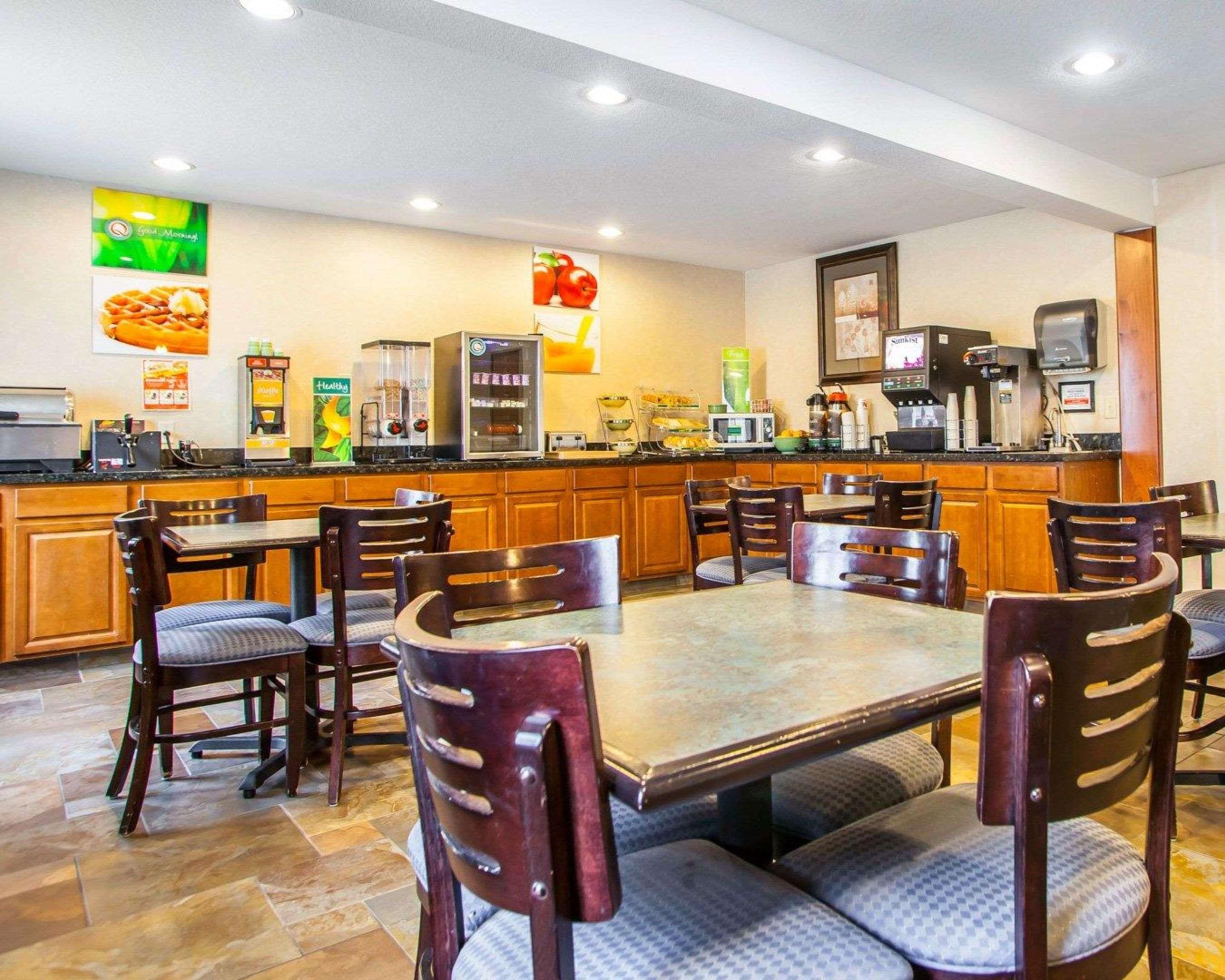 Quality Inn & Suites Ankeny-Des Moines エクステリア 写真