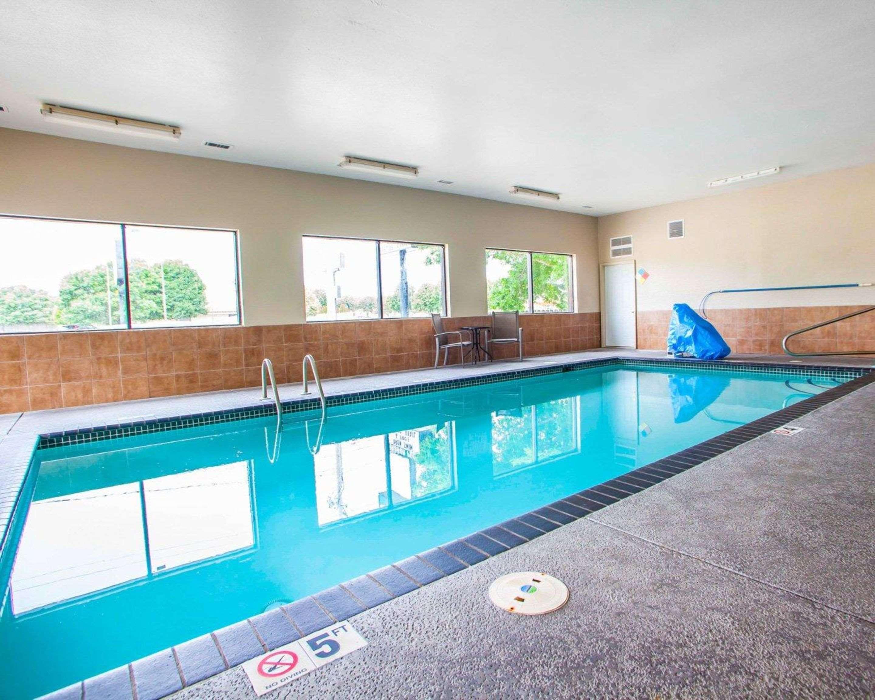 Quality Inn & Suites Ankeny-Des Moines エクステリア 写真