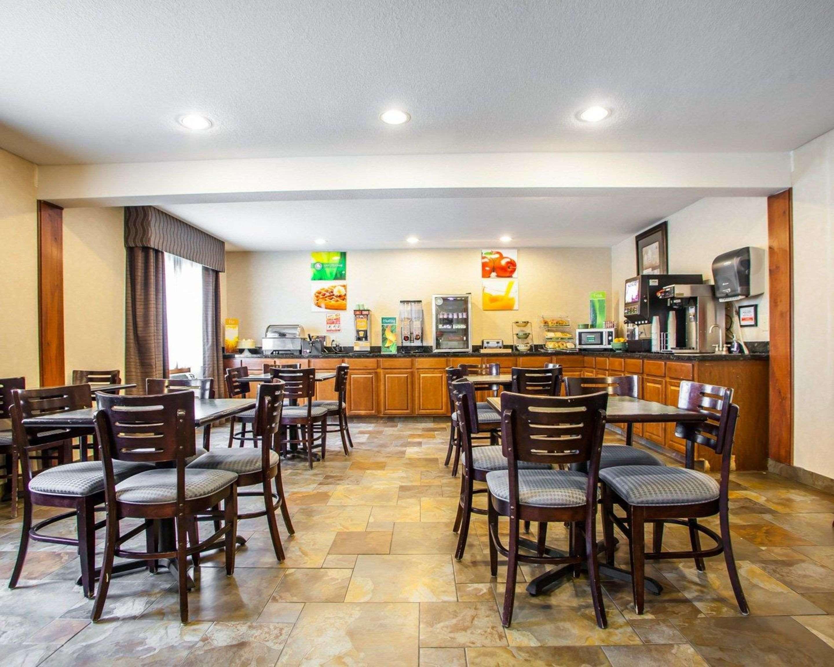 Quality Inn & Suites Ankeny-Des Moines エクステリア 写真