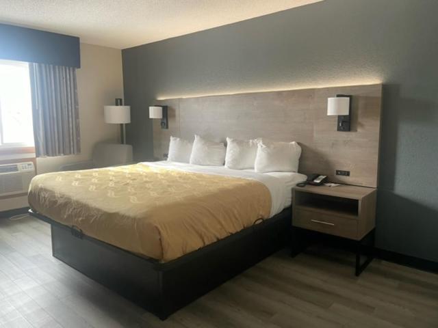 Quality Inn & Suites Ankeny-Des Moines エクステリア 写真